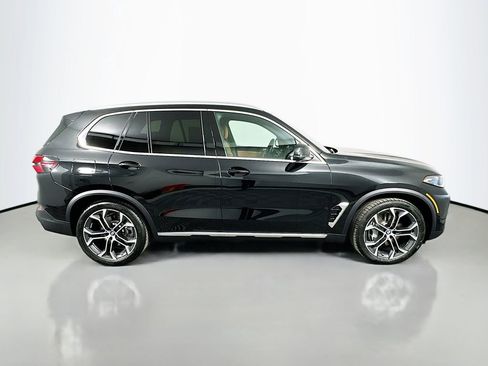 New 2026 BMW X5 xDrive50e image 4