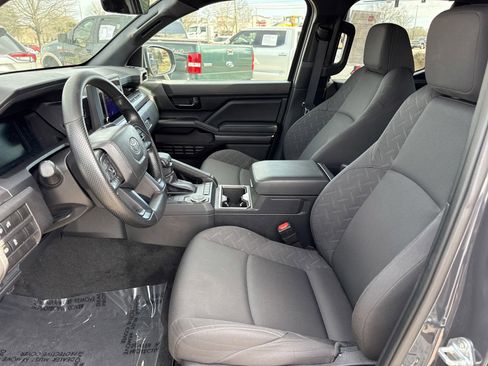 Used 2025 Toyota Tacoma SR5 image 11