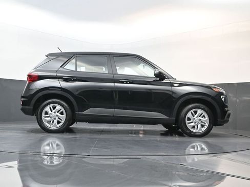 Used 2026 Hyundai Venue SE FWD image 22