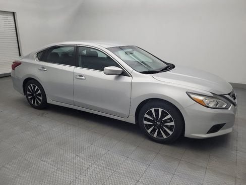 Used 2018 Nissan Altima 2.5 SV FWD image 11