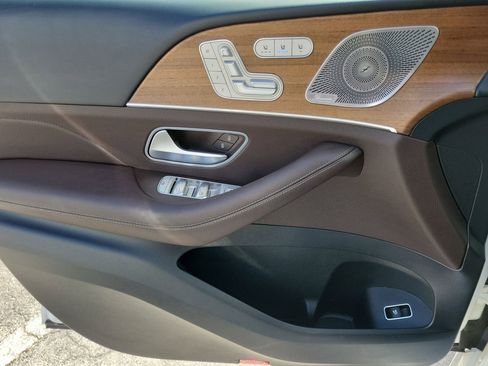 Used 2023 Mercedes-Benz GLS 450 4MATIC image 24