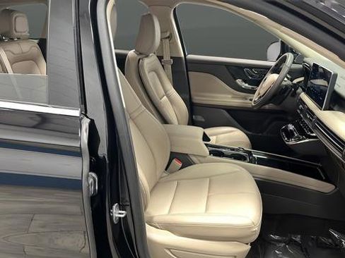 Used 2024 Lincoln Corsair AWD image 10