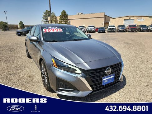 Used 2023 Nissan Altima 2.5 SV image 1