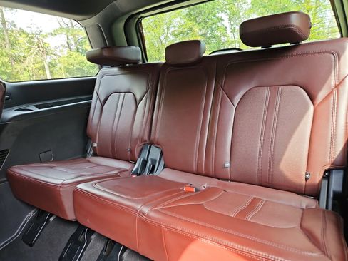 Used 2024 Ford Expedition Limited image 20