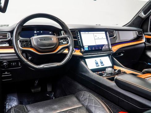 Used 2022 Jeep Grand Wagoneer Series III w/ Rear Seat Video Group 1 image 5