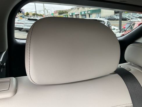 Used 2023 Kia Niro Wind FWD image 46