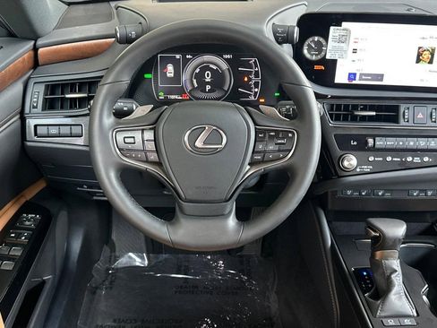 Certified 2025 Lexus ES 300h w/ Premium Package FWD image 28
