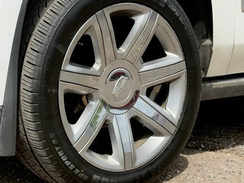 Used 2019 Cadillac Escalade Premium Luxury AWD/4WD image 5