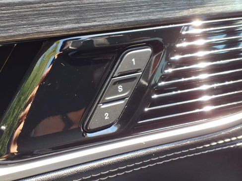 Used 2024 Jeep Wagoneer L Series III w/ Flexible Seating Group AWD/4WD image 22