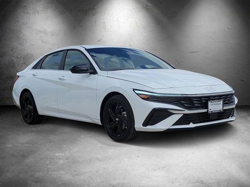 New 2026 Hyundai Elantra SEL Sport Premium FWD image 2