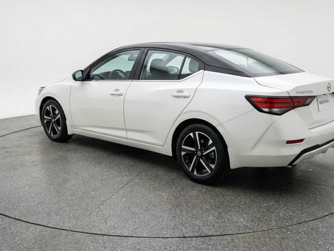 Used 2025 Nissan Sentra SV image 6