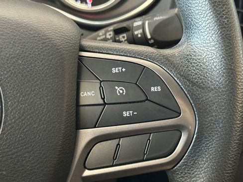 Used 2019 Jeep Cherokee Latitude w/ Popular Appearance Group AWD/4WD image 25