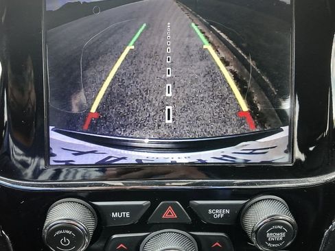 Used 2019 Jeep Grand Cherokee Limited image 17