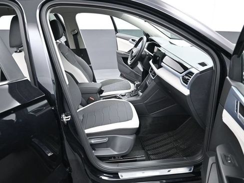New 2026 Volkswagen Taos SE AWD/4WD image 14