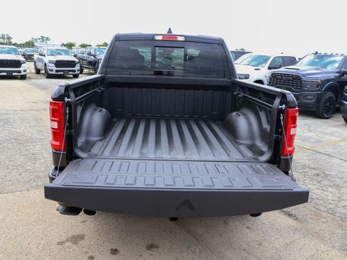 New 2026 RAM 1500 Laramie AWD/4WD image 14