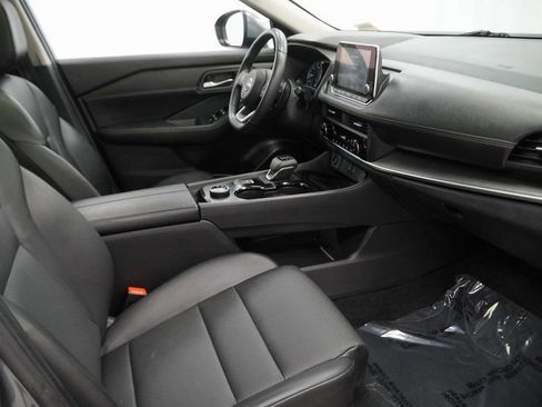 Used 2024 Nissan Rogue SV w/ SV Premium Package image 49