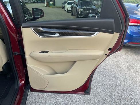 Used 2017 Cadillac XT5 FWD w/ LPO, Wheel Lock Package image 22