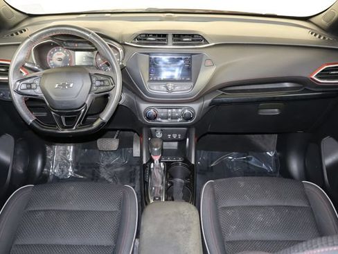 Used 2022 Chevrolet TrailBlazer RS FWD image 12