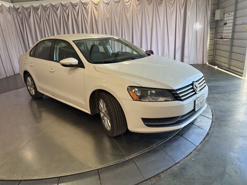 Used 2012 Volkswagen Passat 2.5 S FWD image 3