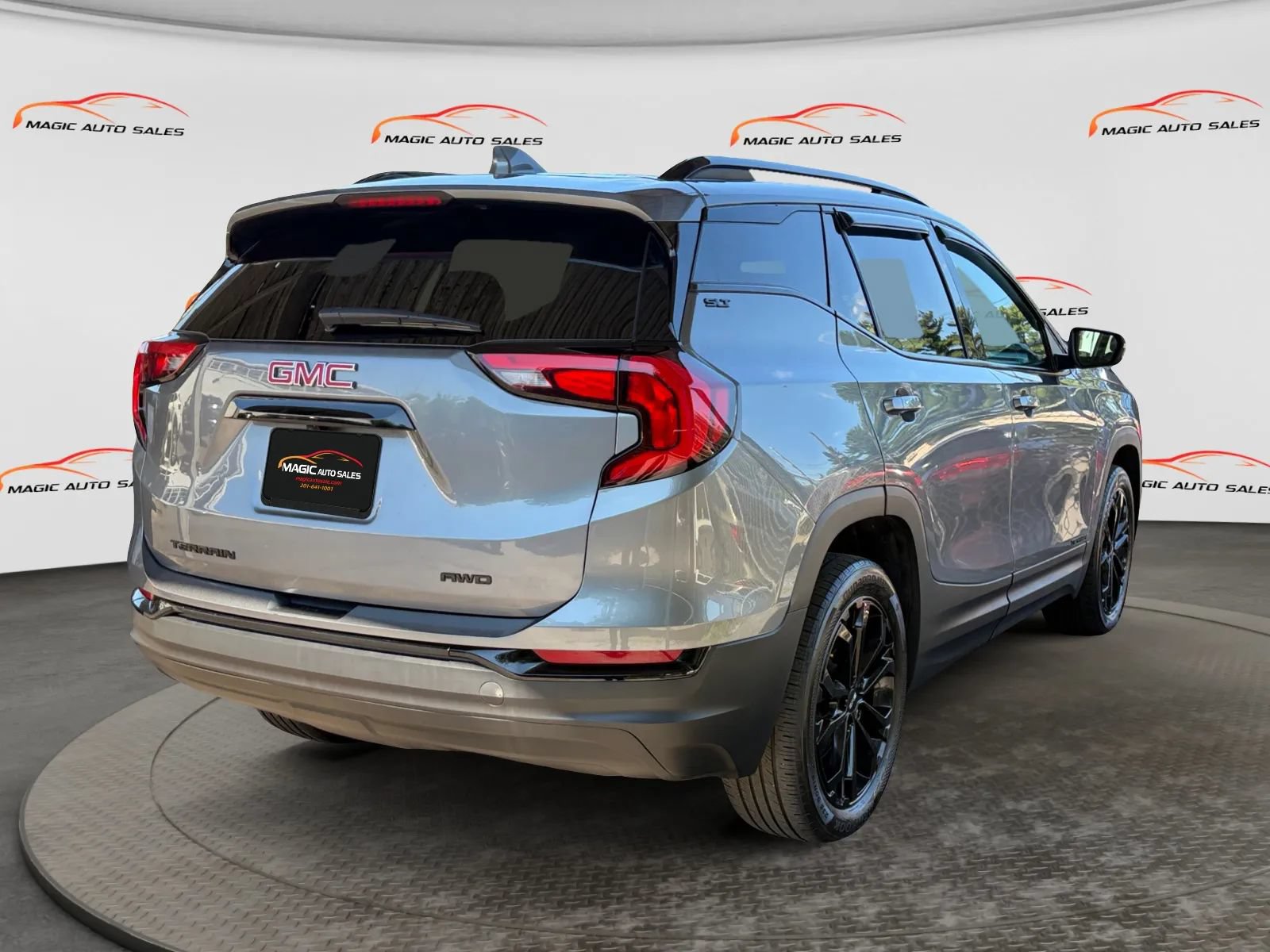 Used 2021 GMC Terrain SLT w/ Elevation Edition AWD/4WD image 10