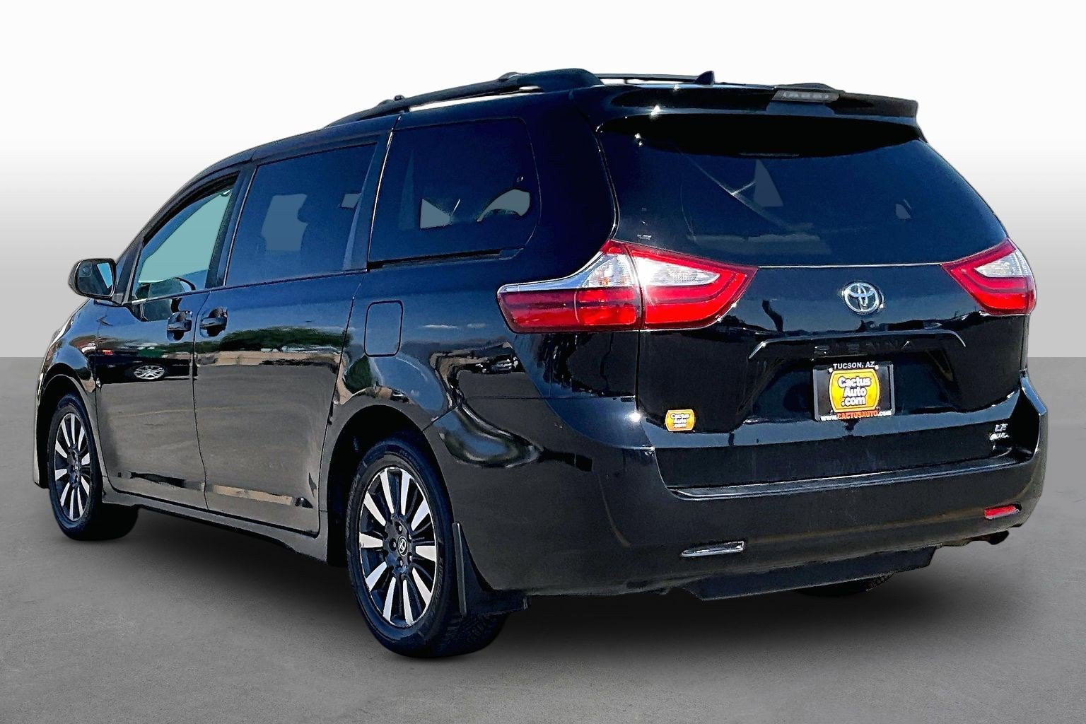 Used 2018 Toyota Sienna LE AWD/4WD image 9