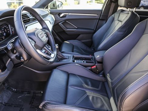 Used 2023 Audi Q3 2.0T Premium w/ Black Optic Sport Package image 18