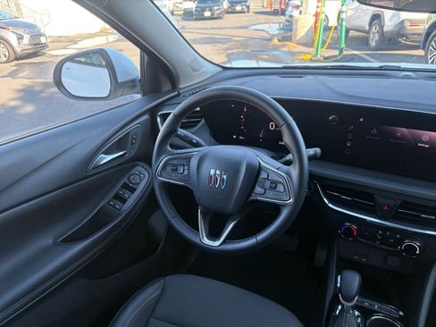 Used 2025 Buick Encore GX Preferred image 33