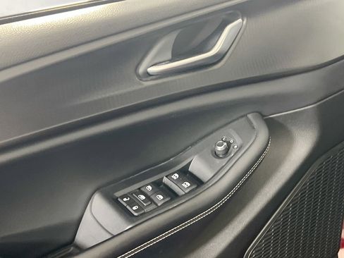 Used 2023 Jeep Grand Cherokee Altitude image 17