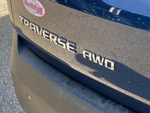 Used 2022 Chevrolet Traverse LT image 13