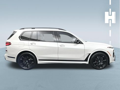 Used 2025 BMW X7 M60i AWD/4WD image 3