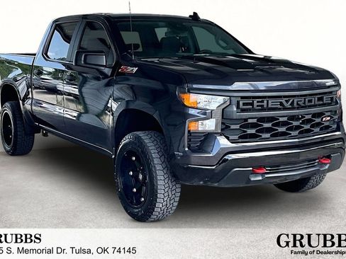 Used 2023 Chevrolet Silverado 1500 Custom Trail Boss AWD/4WD image 1