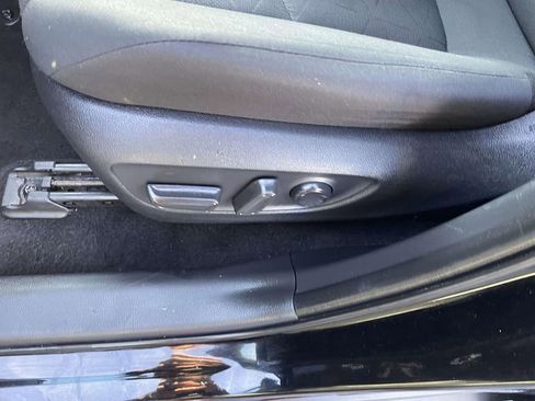 Used 2024 Toyota RAV4 XLE image 29