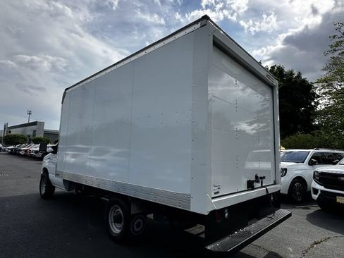 Used 2024 Ford E-350 and Econoline 350 Super Duty w/ Power Windows & Locks Group RWD image 7