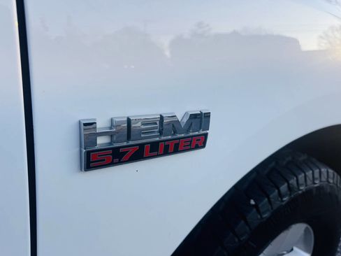 Used 2017 RAM 1500 Classic SLT image 4