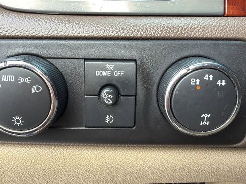 Used 2011 GMC Sierra 2500 SLT w/ SLT Convenience Package AWD/4WD image 21