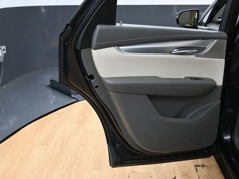 Used 2021 Cadillac XT5 Premium Luxury image 42