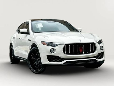 Used 2018 Maserati Levante AWD/4WD image 7