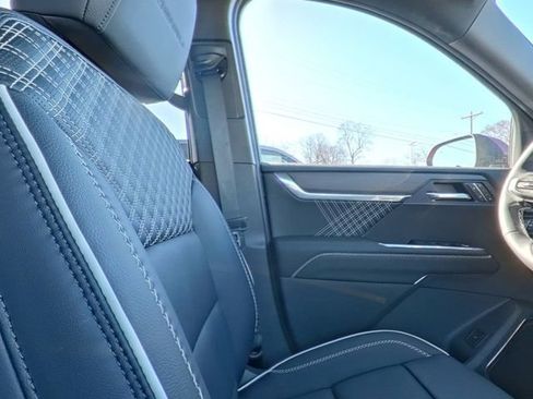 New 2026 GMC Acadia Denali w/ Super Cruise Package FWD image 35