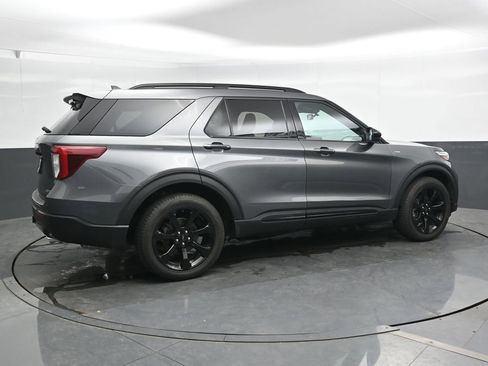Used 2023 Ford Explorer ST-Line w/ Class IV Trailer Tow Package AWD/4WD image 2