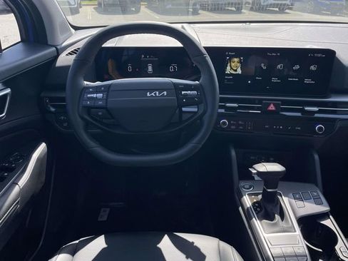 New 2026 Kia Sportage EX FWD image 2