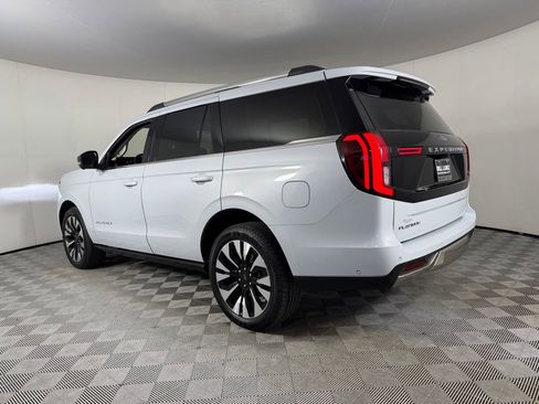 Used 2025 Ford Expedition Platinum w/ Driver's Package AWD/4WD image 9