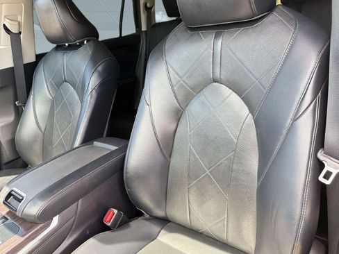 Used 2022 Toyota Highlander Platinum image 24