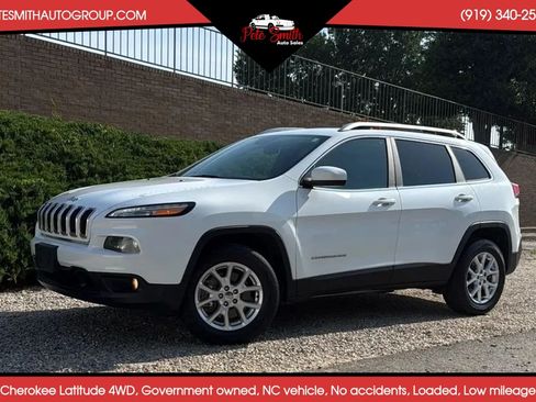 Used 2018 Jeep Cherokee Latitude w/ Safety Group AWD/4WD image 1