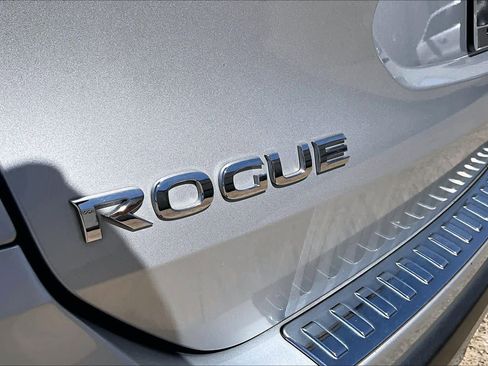 Used 2017 Nissan Rogue S image 29