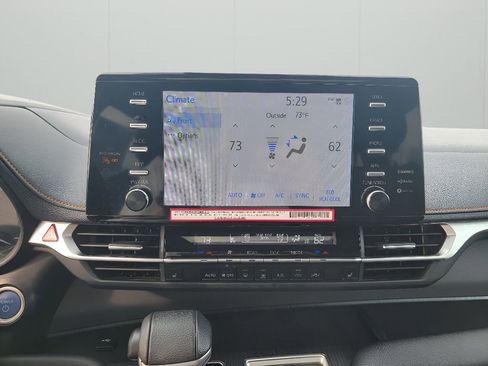 Used 2024 Toyota Sienna XSE AWD/4WD image 22