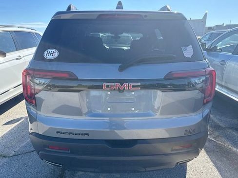Used 2022 GMC Acadia SLE w/ Driver Convenience Package FWD image 3