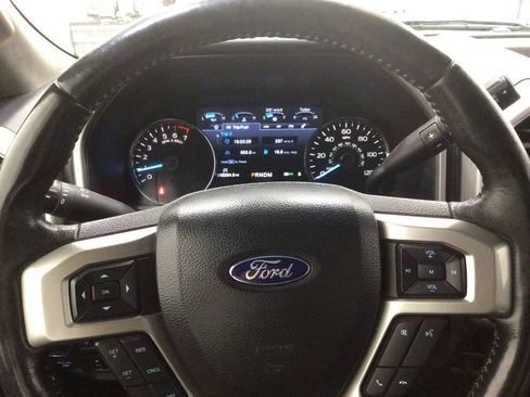 Used 2019 Ford F150 Lariat image 13