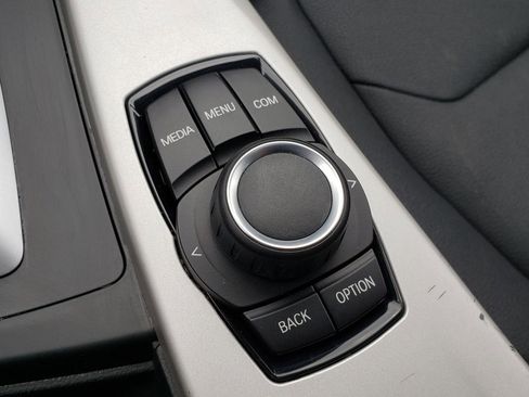 Used 2018 BMW 320i xDrive Sedan image 25