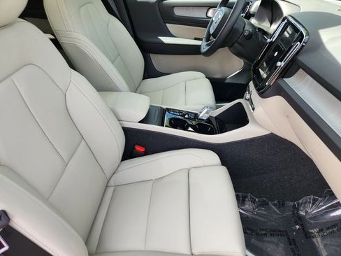 New 2026 Volvo XC40 B5 Plus w/ Protection Package Premier AWD/4WD image 5