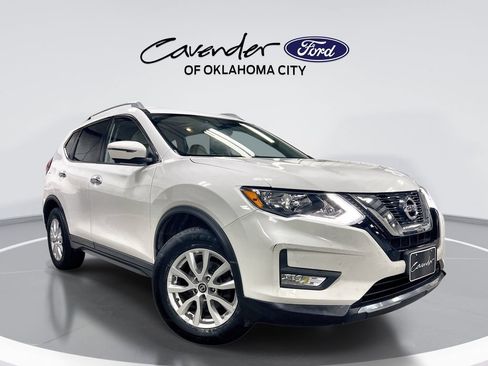 Used 2017 Nissan Rogue SV AWD/4WD image 1